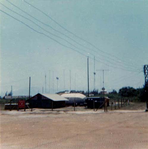1967_12_Chu_Lai_compound_Krueger01