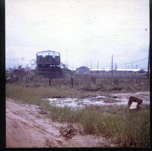 1968_00_Phu_Bai_Army_MP_guard_tower_Wagner