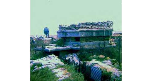 1968_00_Phu_Bai_Bunker_on_trench_Wagner