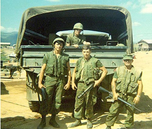 1971_03_Mike Nettor, Fuzzy, Mo and Schaeffer