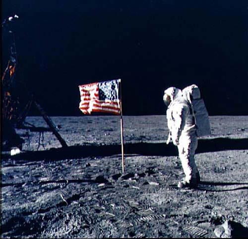 1969_07_Apollo_Moon