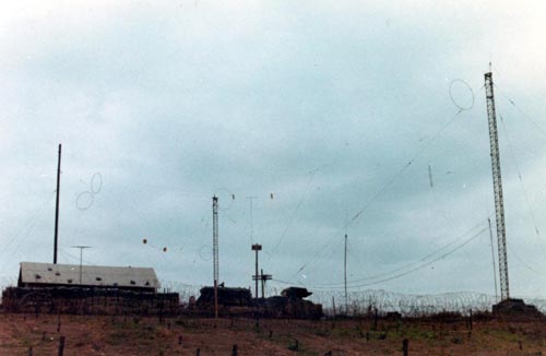 1969_09_vietnam_dong_ha_antennas_swan