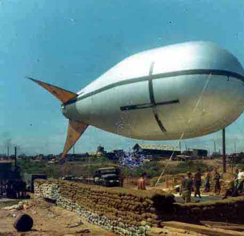 1970_03_vietnam_dong_ha_blimp