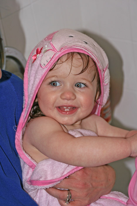 Jada  in Bath, w Towel-3b